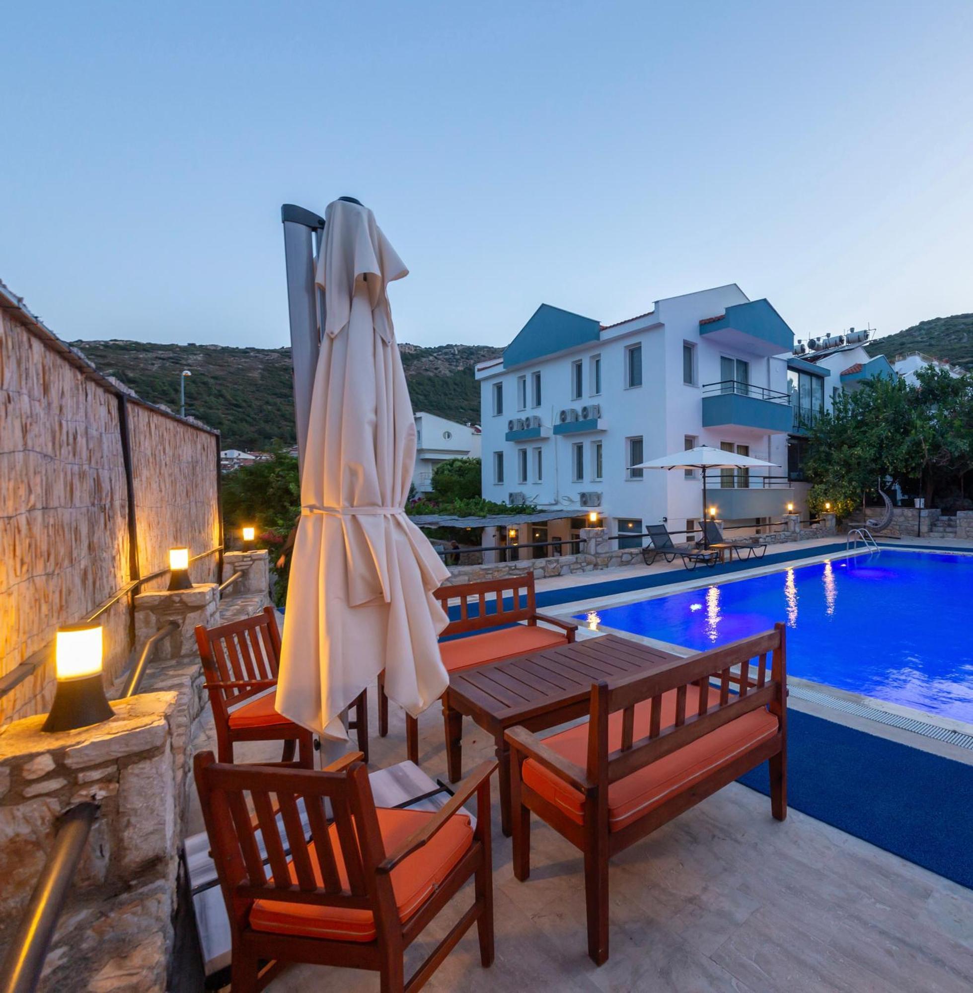 Oezguem Suite Otel Datca Exterior photo